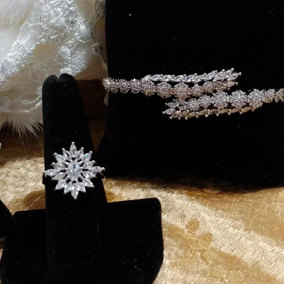 7pc. Unique One-Of-A-Kind Flower Tiara Bridal Set - Picture 4 of 13